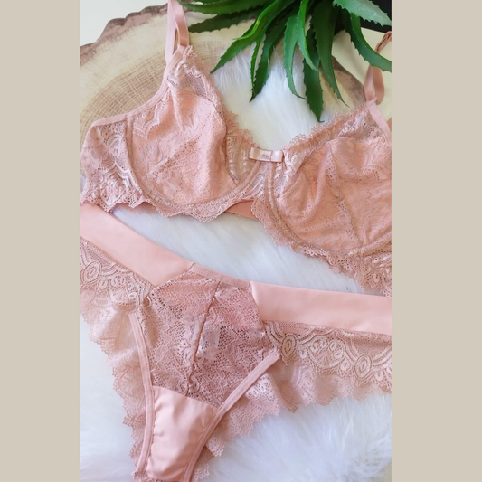 Pink set with lace trim